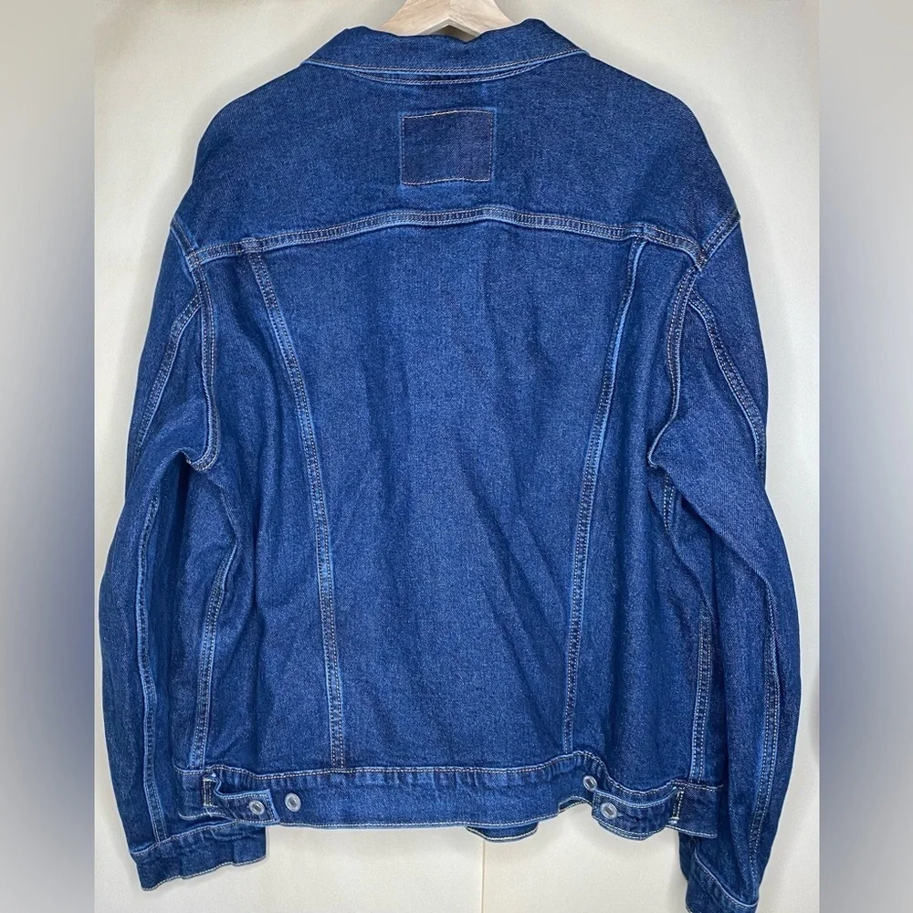 Levi’s Trucker Jacket New Medium Wash Standard Fit Sz XL